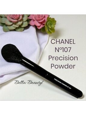 Chanel N°107 LES PINCEAUX DE CHANEL
-Precision Powder Brush  ~NEW~